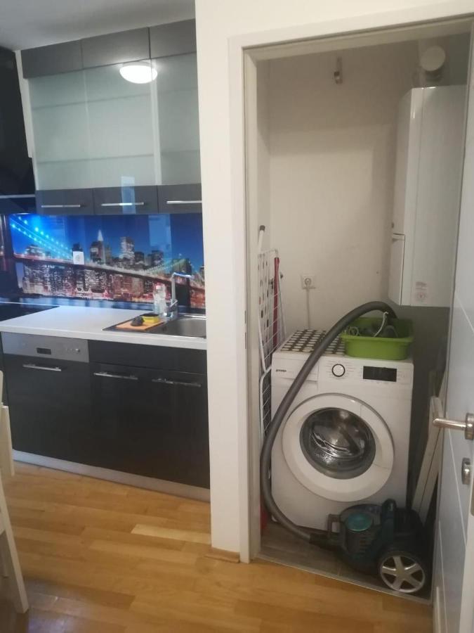 Apartment Tesla เวียนนา ภายนอก รูปภาพ