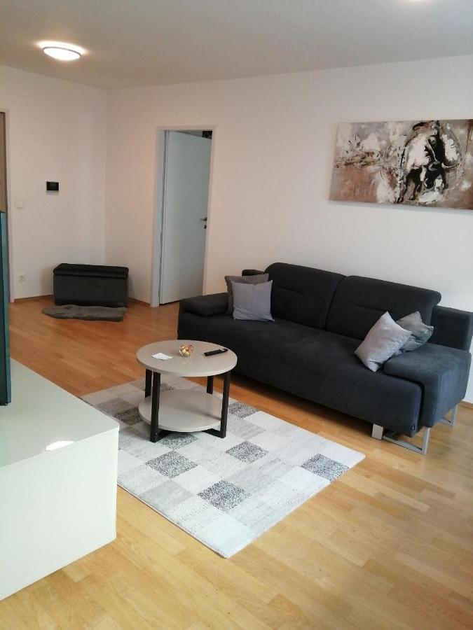 Apartment Tesla เวียนนา ภายนอก รูปภาพ