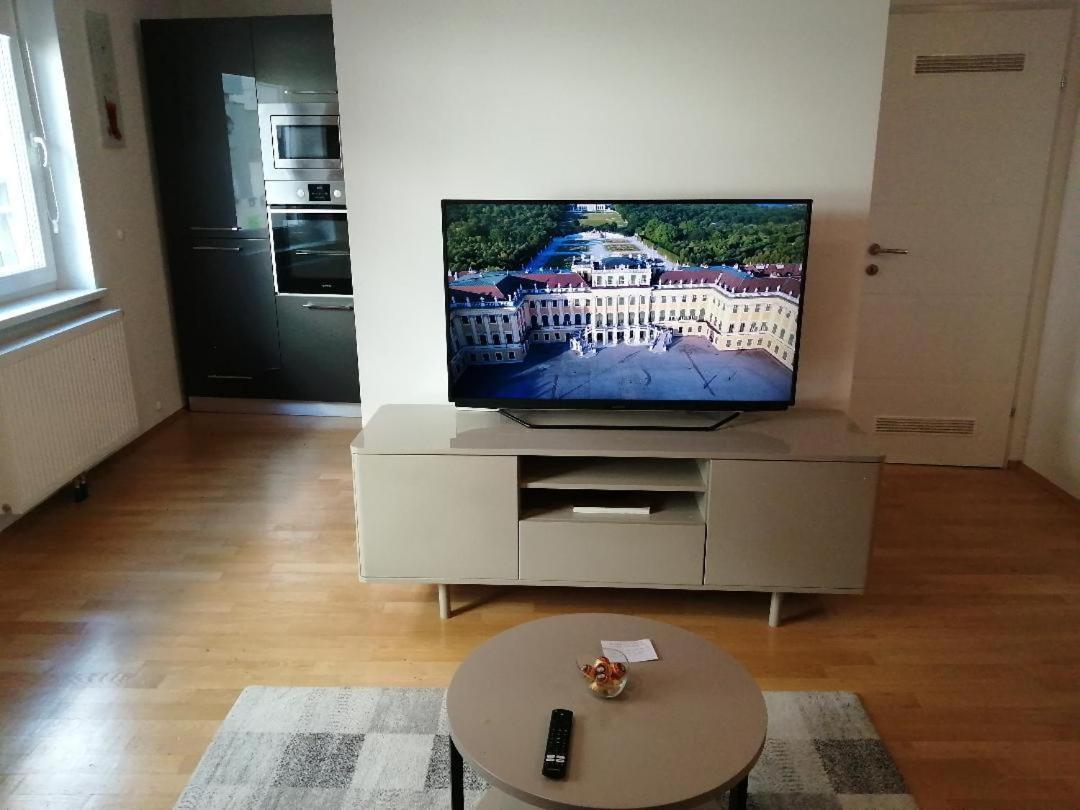 Apartment Tesla เวียนนา ภายนอก รูปภาพ