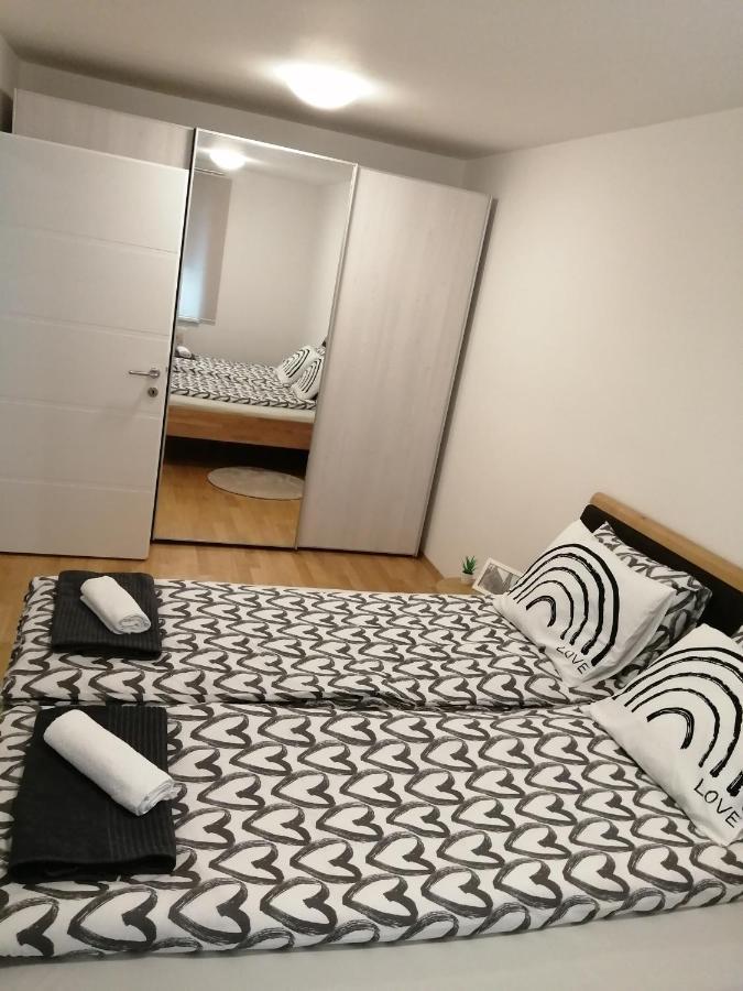 Apartment Tesla เวียนนา ภายนอก รูปภาพ
