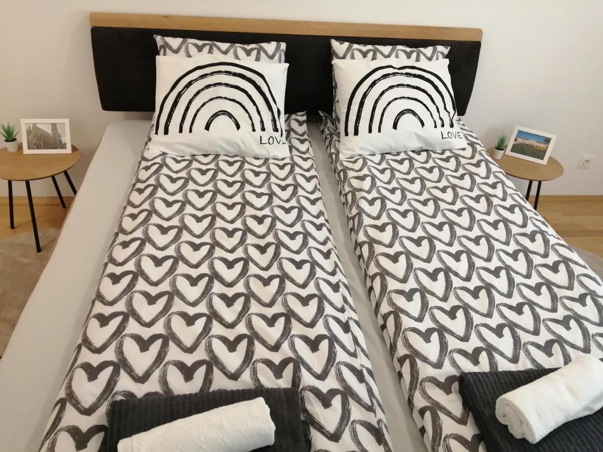 Apartment Tesla เวียนนา ภายนอก รูปภาพ