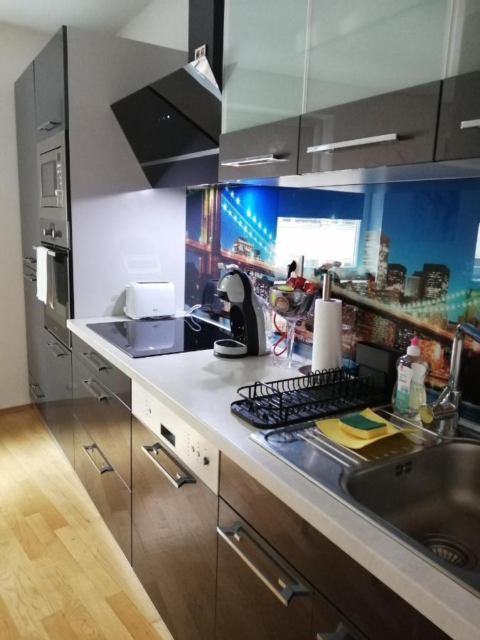 Apartment Tesla เวียนนา ภายนอก รูปภาพ