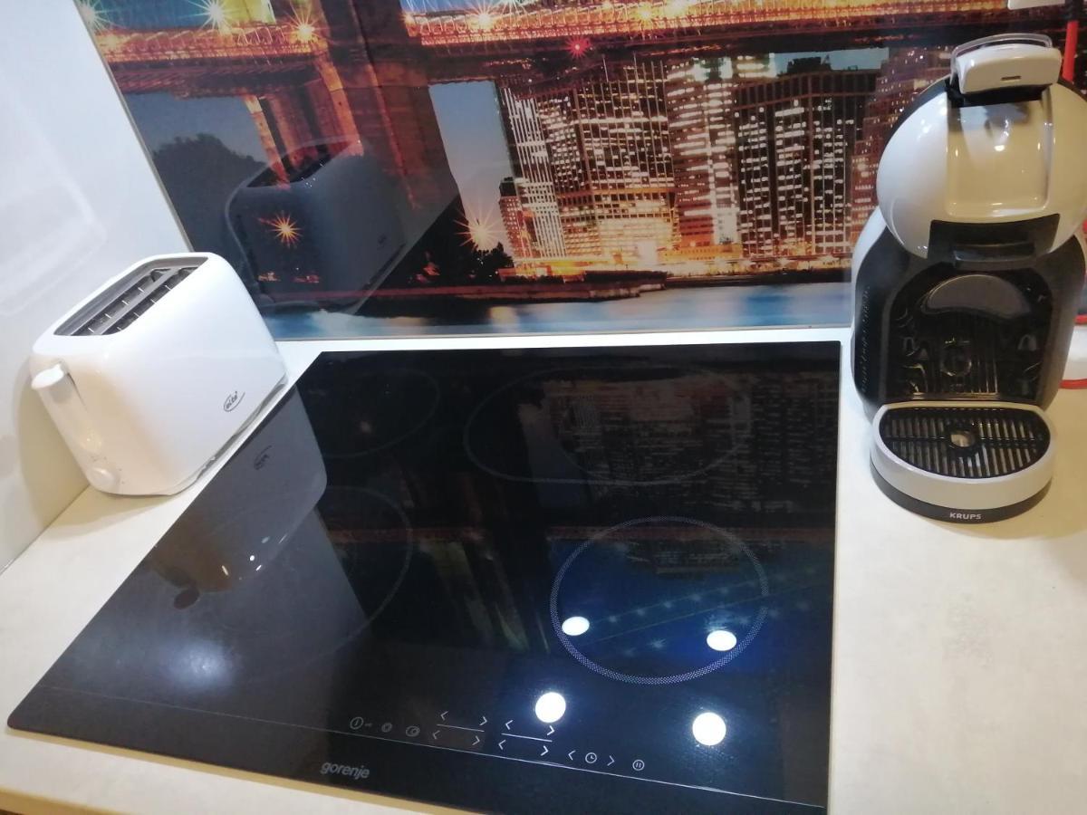 Apartment Tesla เวียนนา ภายนอก รูปภาพ