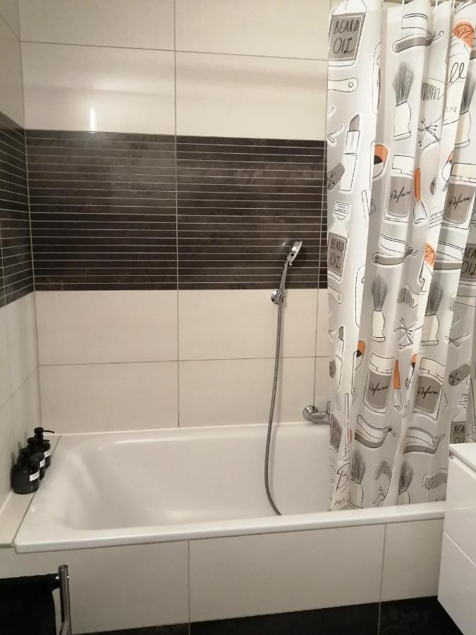 Apartment Tesla เวียนนา ภายนอก รูปภาพ