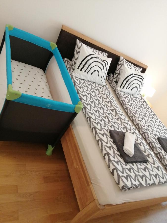 Apartment Tesla เวียนนา ภายนอก รูปภาพ